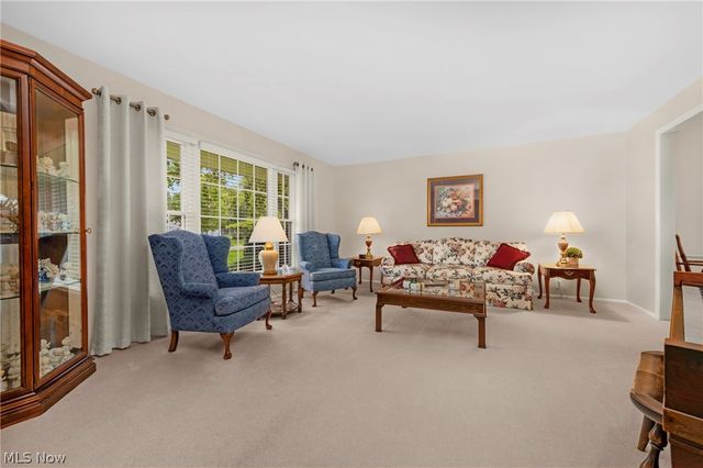 2808 W Asplin Drive, Rocky River, OH 44116