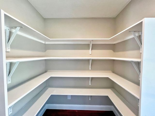 415 Sevenhampton Lane, Houston, TX 77015