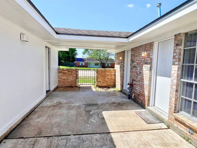 415 Sevenhampton Lane, Houston, TX 77015