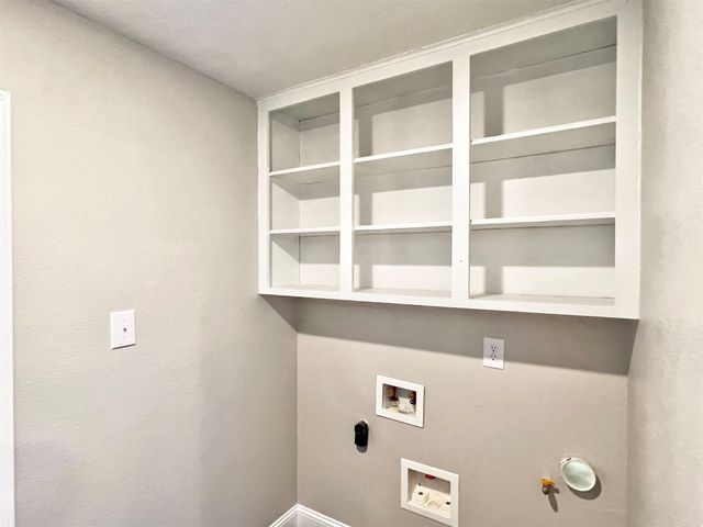 415 Sevenhampton Lane, Houston, TX 77015