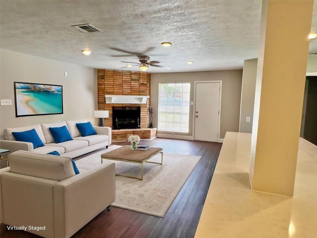 415 Sevenhampton Lane, Houston, TX 77015