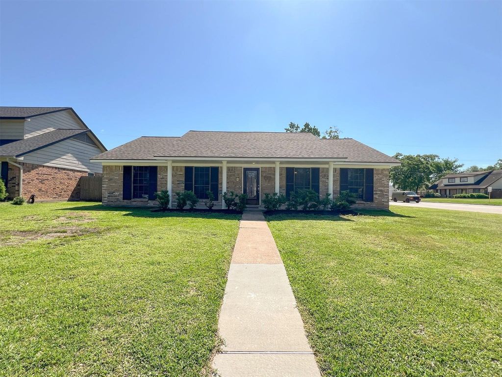 415 Sevenhampton Lane, Houston, TX 77015