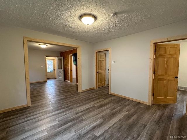 10356 N Sunset View Street, Bessemer, MI 49911