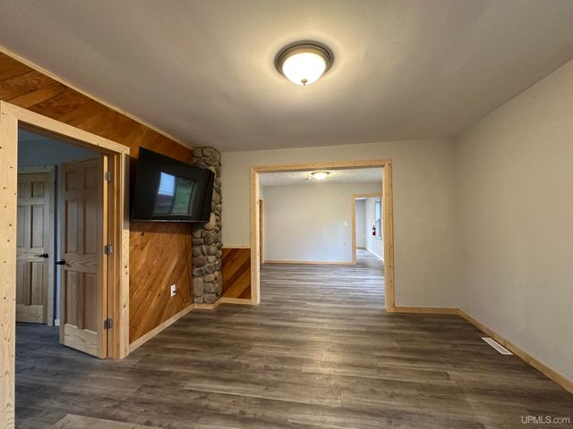 10356 N Sunset View Street, Bessemer, MI 49911