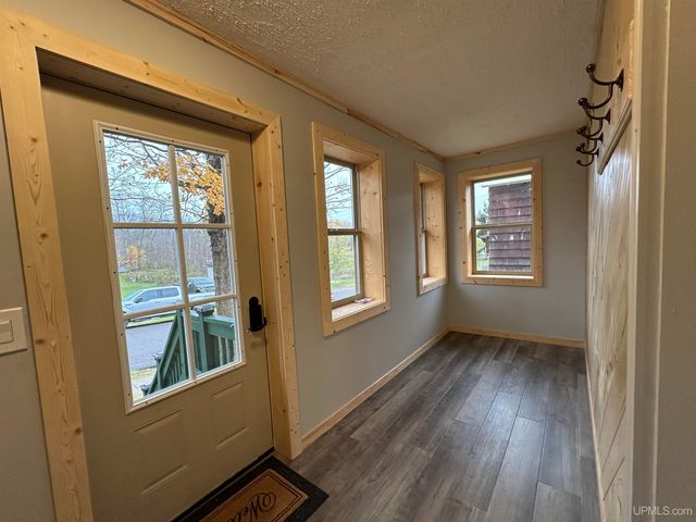 10356 N Sunset View Street, Bessemer, MI 49911