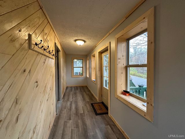 10356 N Sunset View Street, Bessemer, MI 49911