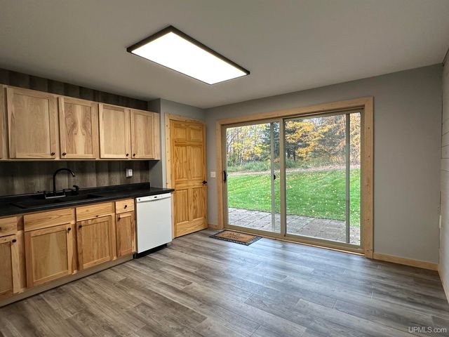 10356 N Sunset View Street, Bessemer, MI 49911