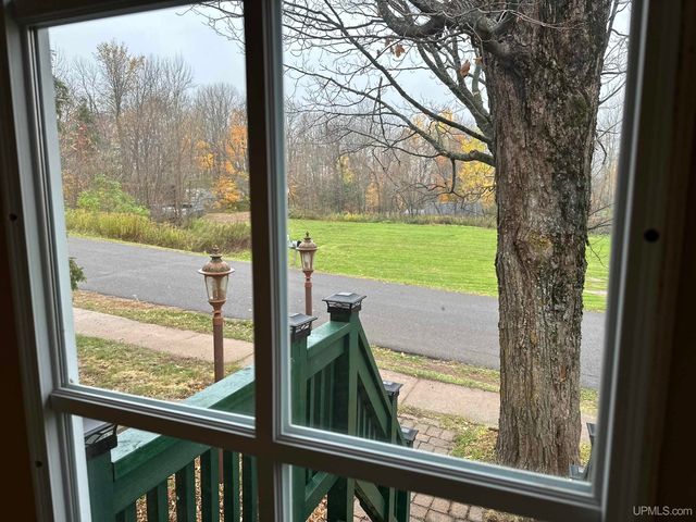 10356 N Sunset View Street, Bessemer, MI 49911