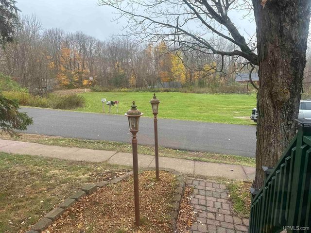 10356 N Sunset View Street, Bessemer, MI 49911