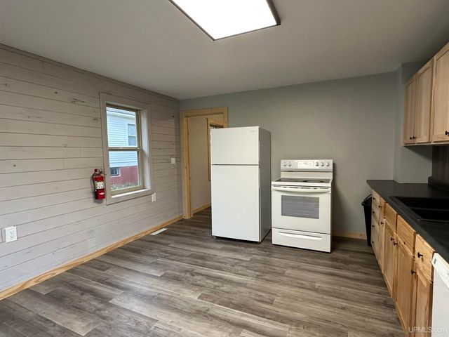 10356 N Sunset View Street, Bessemer, MI 49911