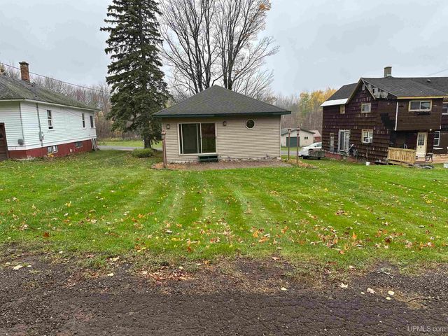 10356 N Sunset View Street, Bessemer, MI 49911