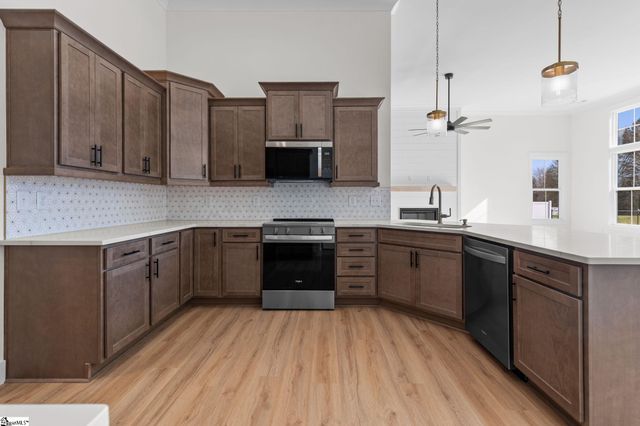 1165 Goodjoin Road, Campobello, SC 29322