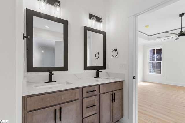 1165 Goodjoin Road, Campobello, SC 29322