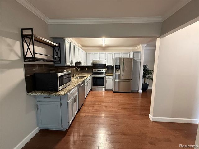 21141 E Glen Haven Circle, Northville, MI 48167