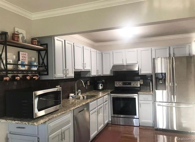 21141 E Glen Haven Circle, Northville, MI 48167