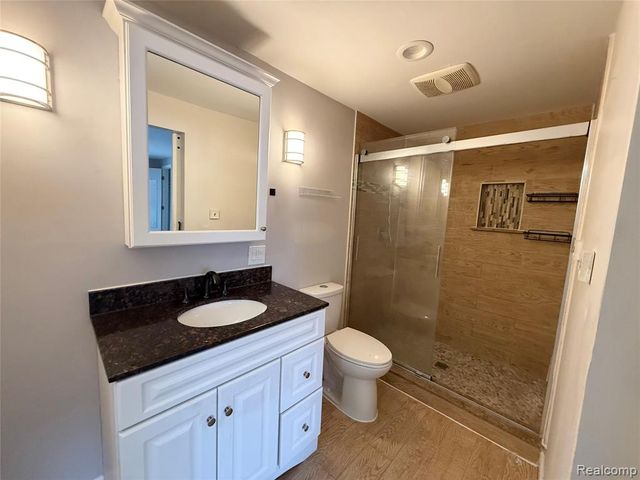 21141 E Glen Haven Circle, Northville, MI 48167