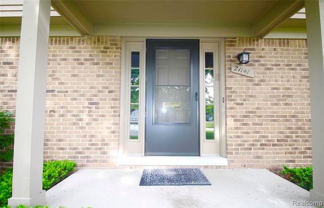 21141 E Glen Haven Circle, Northville, MI 48167