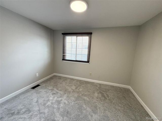 21141 E Glen Haven Circle, Northville, MI 48167