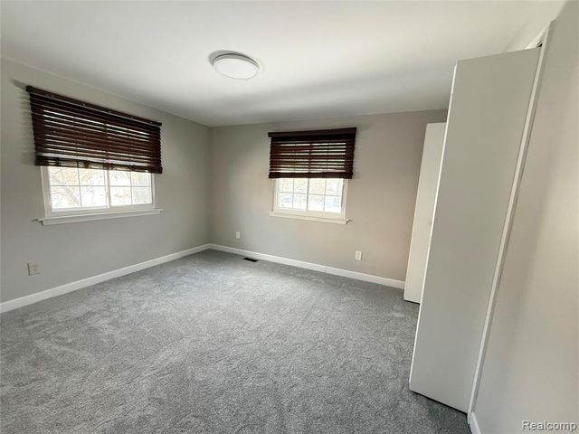 21141 E Glen Haven Circle, Northville, MI 48167