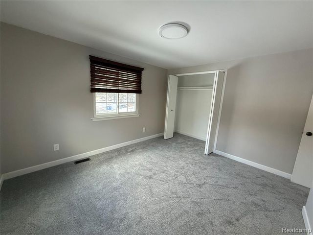 21141 E Glen Haven Circle, Northville, MI 48167