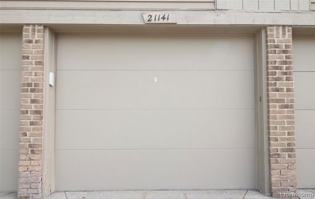 21141 E Glen Haven Circle, Northville, MI 48167