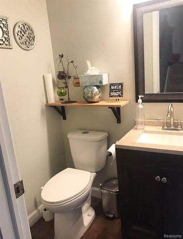 21141 E Glen Haven Circle, Northville, MI 48167