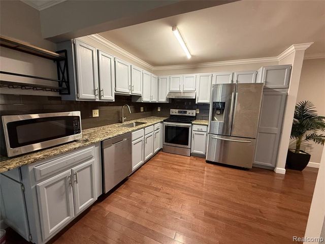 21141 E Glen Haven Circle, Northville, MI 48167