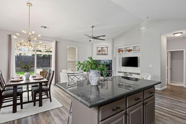 984 Portside Cir, Roseville, CA 95678