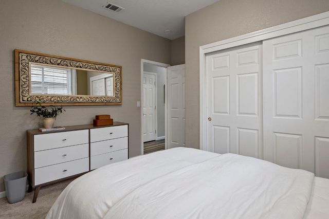 984 Portside Cir, Roseville, CA 95678