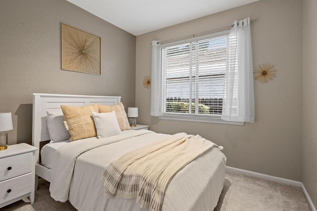 984 Portside Cir, Roseville, CA 95678