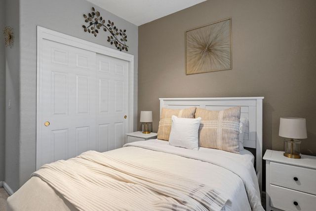 984 Portside Cir, Roseville, CA 95678