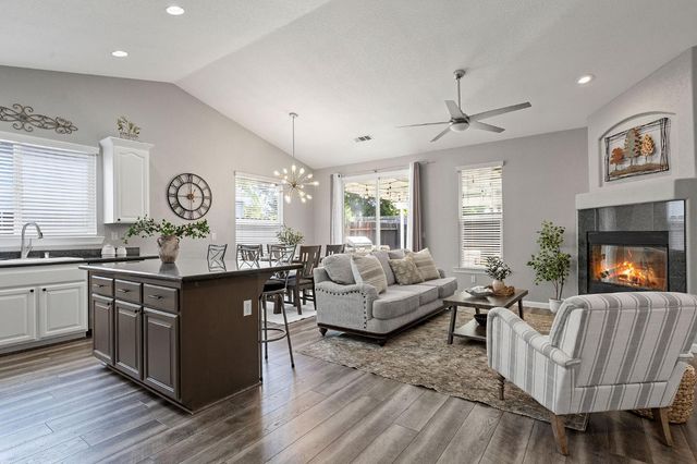 984 Portside Cir, Roseville, CA 95678