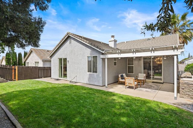 984 Portside Cir, Roseville, CA 95678