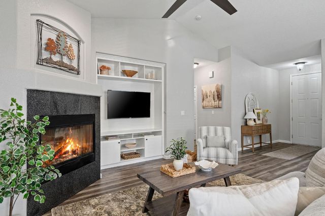 984 Portside Cir, Roseville, CA 95678