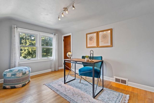 541 Highlandview DRIVE, West Bend, WI 53095