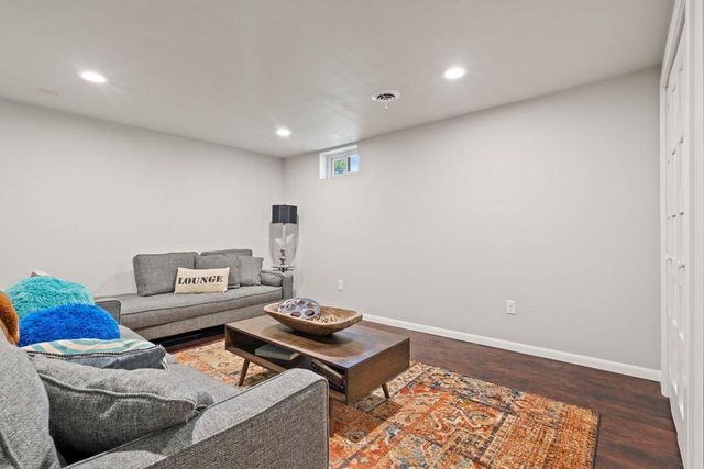 541 Highlandview DRIVE, West Bend, WI 53095