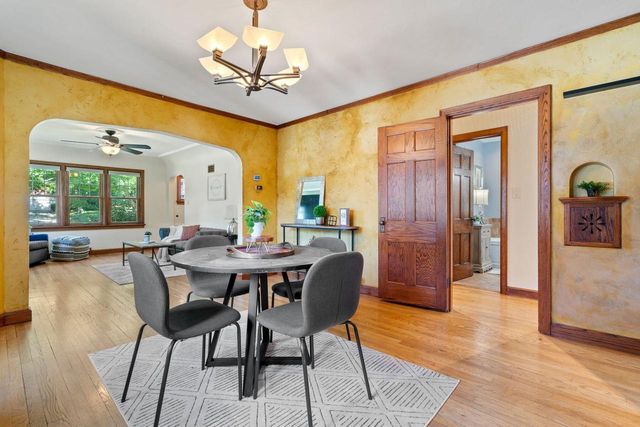 541 Highlandview DRIVE, West Bend, WI 53095