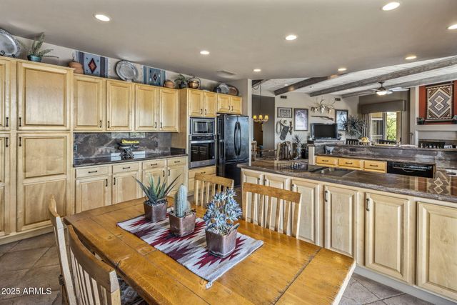 205 W QUARTZ ROCK Road, Phoenix, AZ 85085