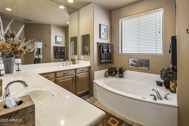 205 W QUARTZ ROCK Road, Phoenix, AZ 85085