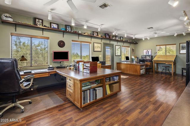 205 W QUARTZ ROCK Road, Phoenix, AZ 85085