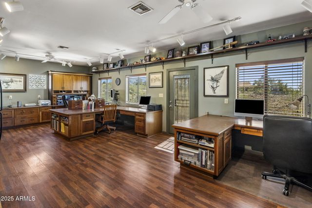 205 W QUARTZ ROCK Road, Phoenix, AZ 85085