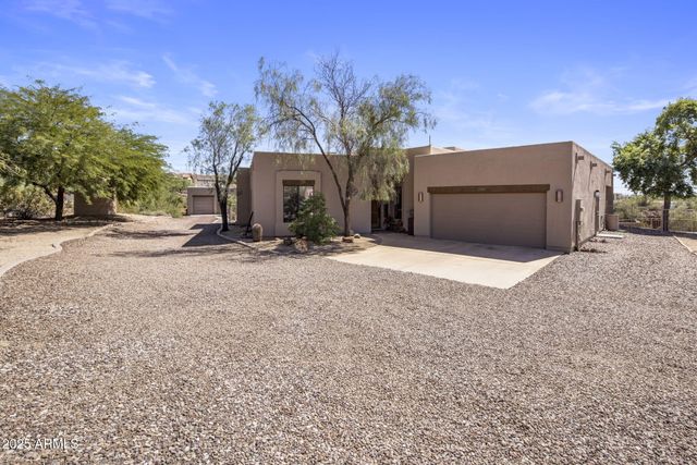 205 W QUARTZ ROCK Road, Phoenix, AZ 85085