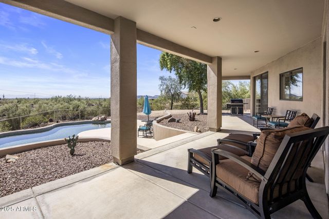 205 W QUARTZ ROCK Road, Phoenix, AZ 85085