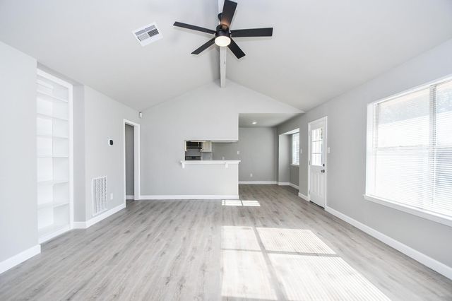 6911 Winding Trace Drive, Houston, TX 77086