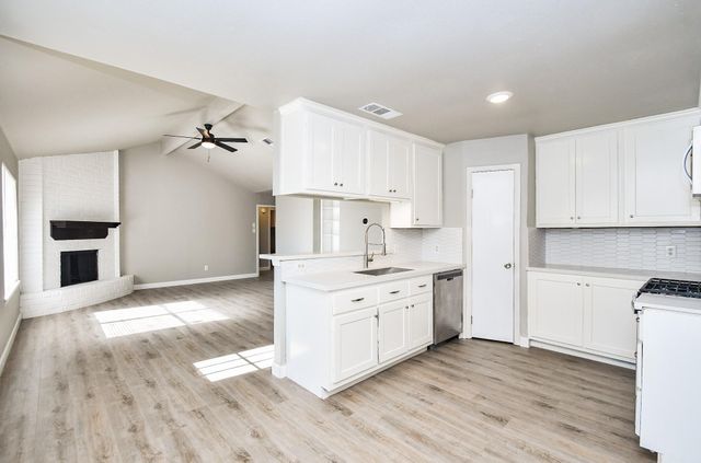 6911 Winding Trace Drive, Houston, TX 77086