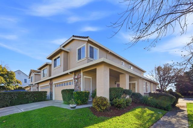 1997 Rainier Cir, Petaluma, CA 94954