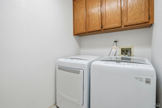 1997 Rainier Cir, Petaluma, CA 94954