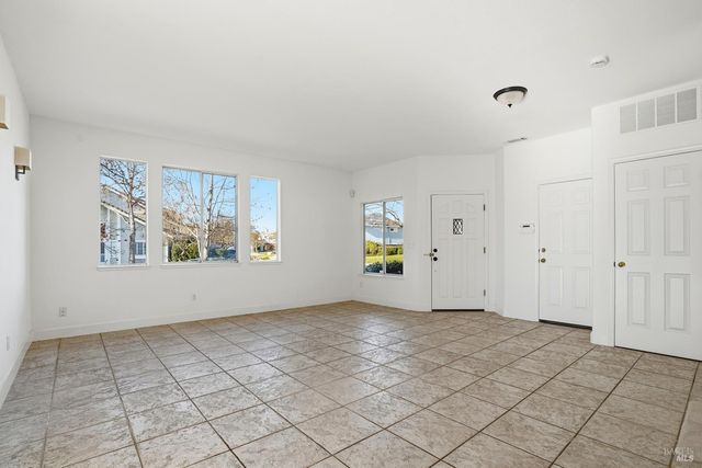 1997 Rainier Cir, Petaluma, CA 94954