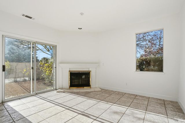 1997 Rainier Cir, Petaluma, CA 94954