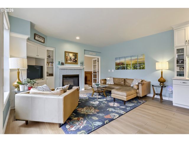 11961 Se HUNTER Dr, Happy Valley, OR 97086